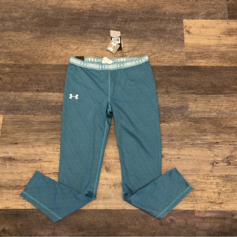 🏀 Girls XL NWT Under Armour Leggings comparable to a women’s Small